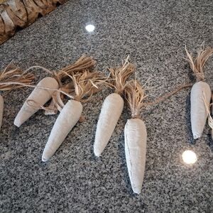 NEW Linen & Raffia Carrot Garland Decor